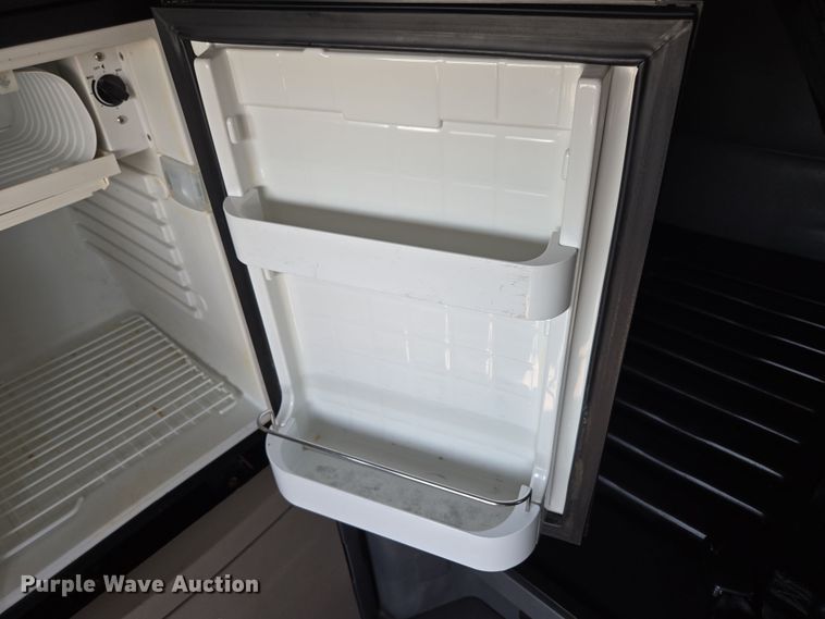 image for item DP6325 2018 Freightliner Cascadia Evolution semi truck