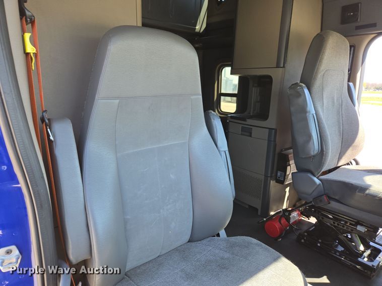 image for item DP6325 2018 Freightliner Cascadia Evolution semi truck