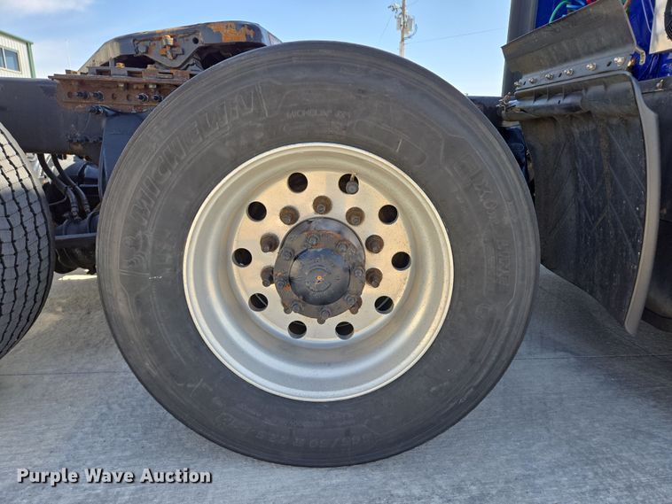 image for item DP6325 2018 Freightliner Cascadia Evolution semi truck