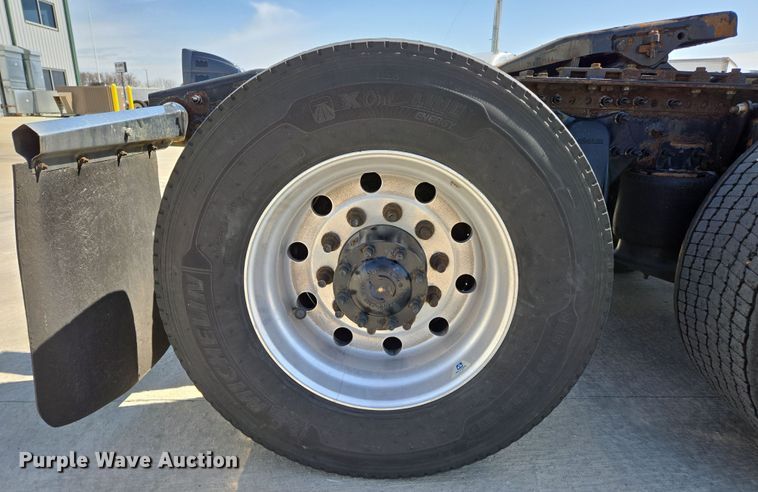 image for item DP6325 2018 Freightliner Cascadia Evolution semi truck