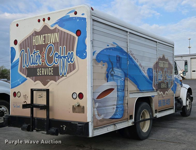 image for item DP6327 1999 International 4700 delivery truck