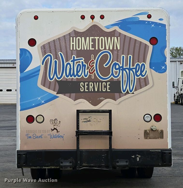 image for item DP6327 1999 International 4700 delivery truck