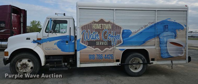 image for item DP6327 1999 International 4700 delivery truck