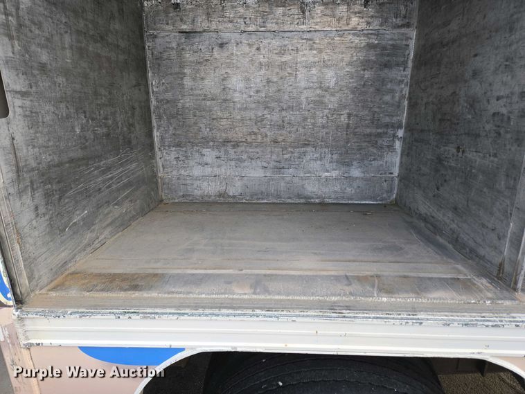 image for item DP6327 1999 International 4700 delivery truck