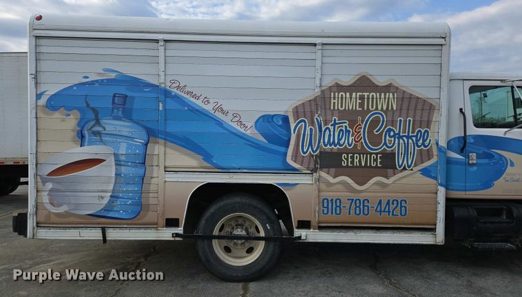 image for item DP6327 1999 International 4700 delivery truck