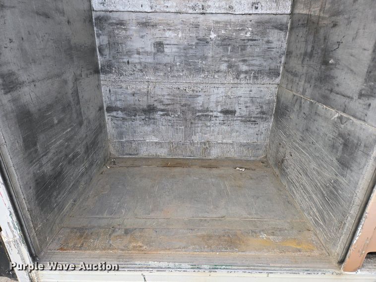 image for item DP6327 1999 International 4700 delivery truck