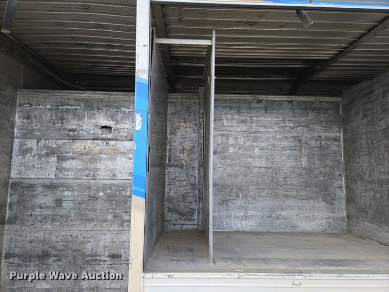 image for item DP6327 1999 International 4700 delivery truck