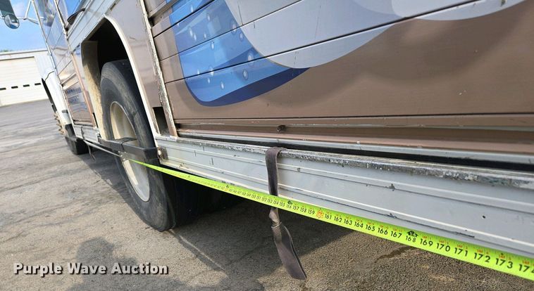 image for item DP6327 1999 International 4700 delivery truck