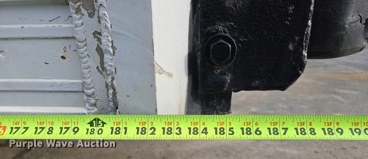 image for item DP6327 1999 International 4700 delivery truck