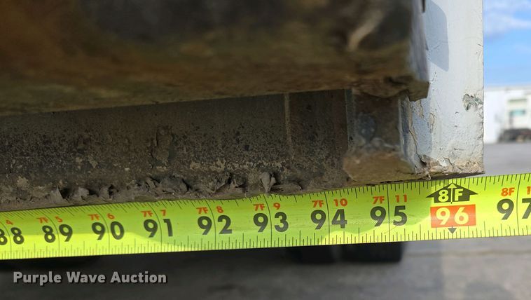 image for item DP6327 1999 International 4700 delivery truck