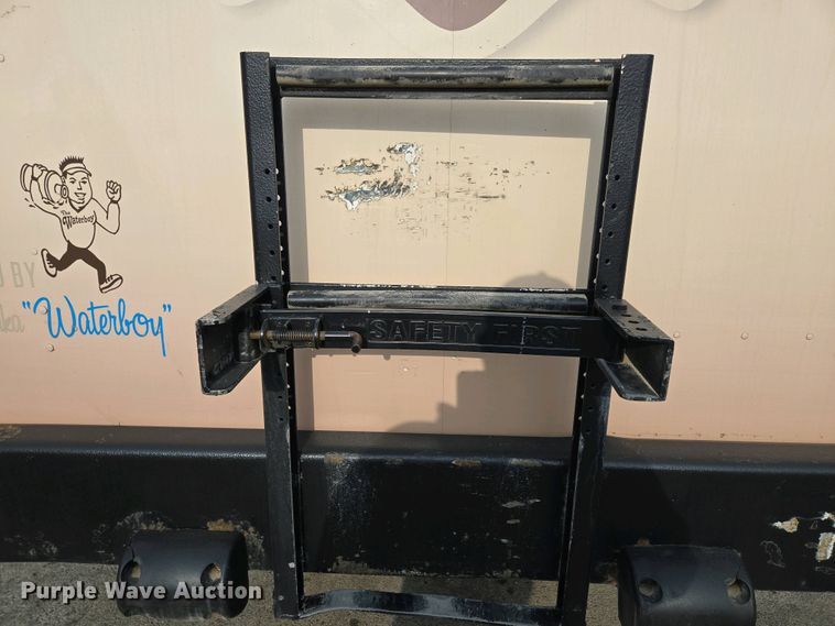 image for item DP6327 1999 International 4700 delivery truck