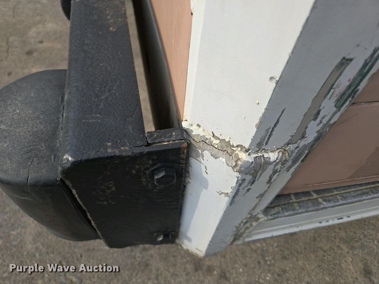 image for item DP6327 1999 International 4700 delivery truck