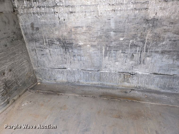 image for item DP6327 1999 International 4700 delivery truck