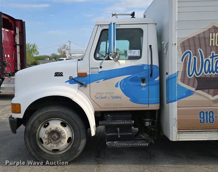 image for item DP6327 1999 International 4700 delivery truck