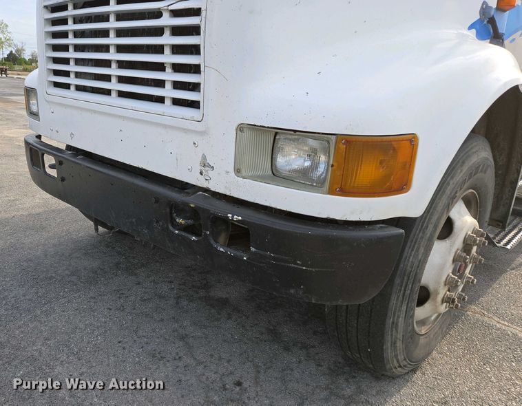 image for item DP6327 1999 International 4700 delivery truck