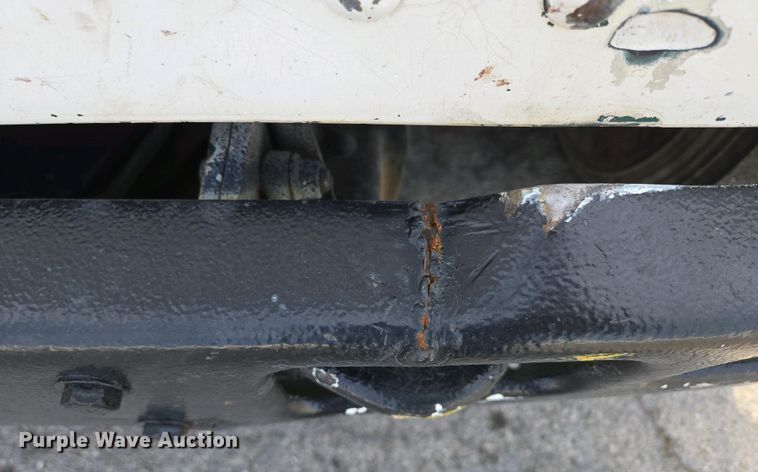 image for item DP6327 1999 International 4700 delivery truck