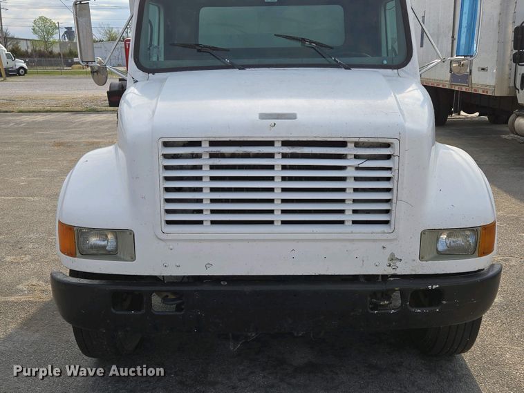 image for item DP6327 1999 International 4700 delivery truck