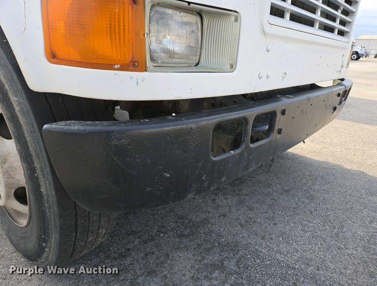 image for item DP6327 1999 International 4700 delivery truck