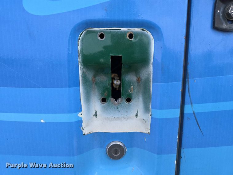 image for item DP6327 1999 International 4700 delivery truck