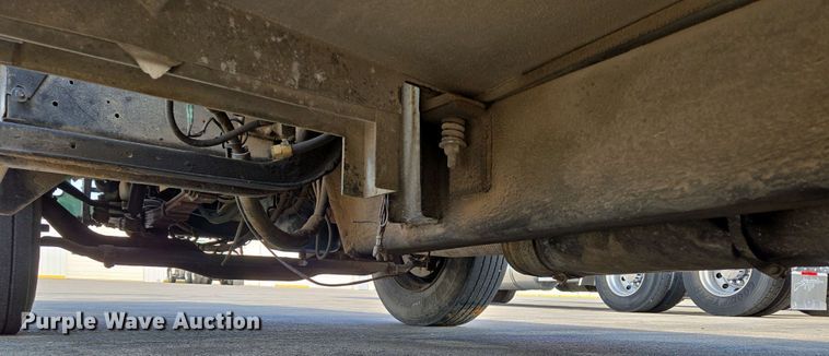 image for item DP6327 1999 International 4700 delivery truck