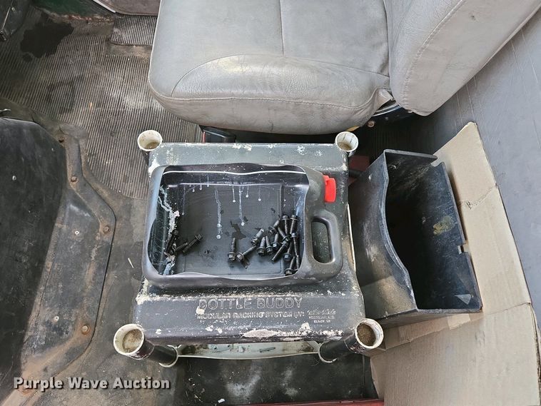 image for item DP6327 1999 International 4700 delivery truck