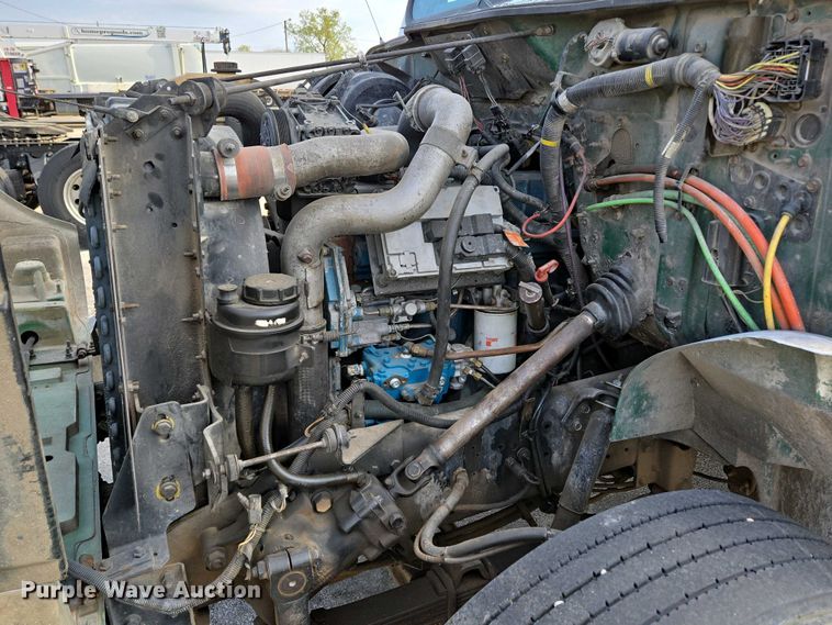 image for item DP6327 1999 International 4700 delivery truck