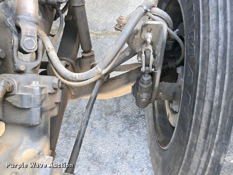 image for item DP6327 1999 International 4700 delivery truck