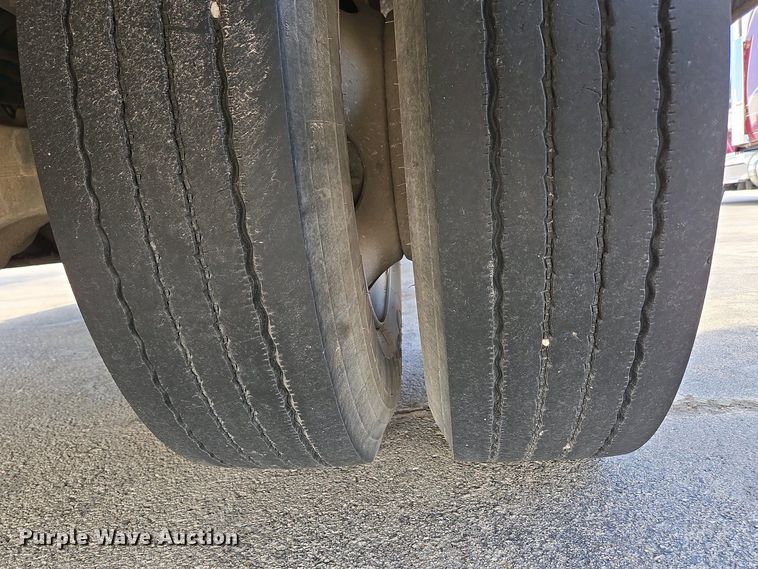 image for item DP6327 1999 International 4700 delivery truck