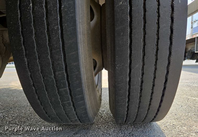 image for item DP6327 1999 International 4700 delivery truck