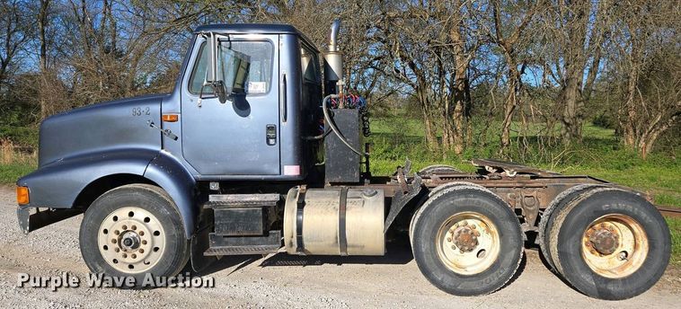 image for item DP6330 1994 International 8200 semi truck