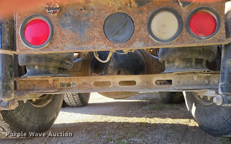 image for item DP6330 1994 International 8200 semi truck