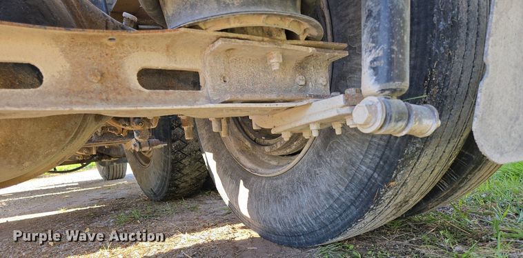 image for item DP6330 1994 International 8200 semi truck