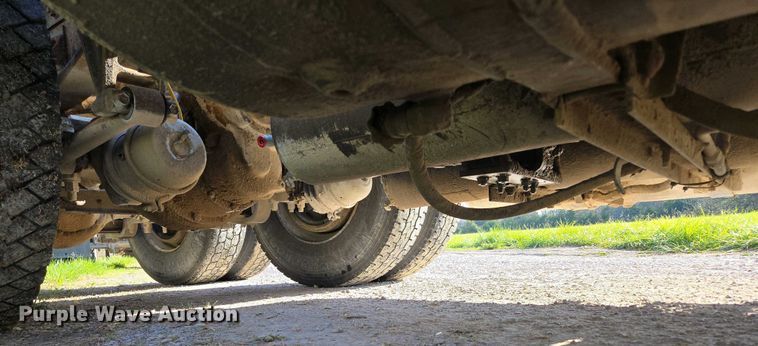 image for item DP6330 1994 International 8200 semi truck