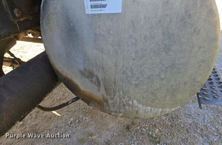 image for item DP6330 1994 International 8200 semi truck