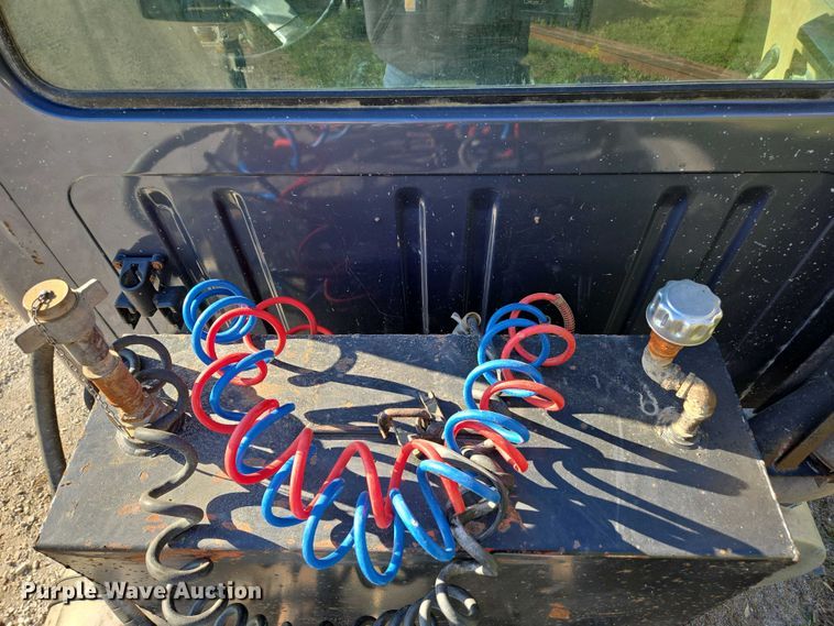 image for item DP6330 1994 International 8200 semi truck