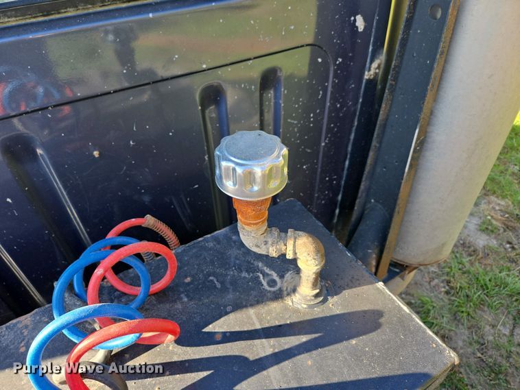 image for item DP6330 1994 International 8200 semi truck