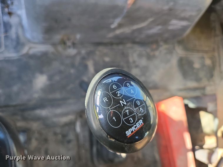 image for item DP6330 1994 International 8200 semi truck