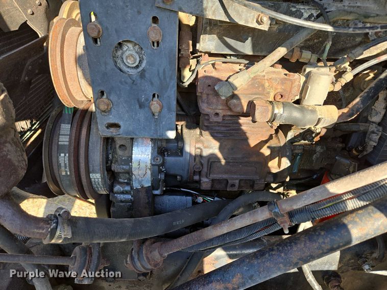 image for item DP6330 1994 International 8200 semi truck