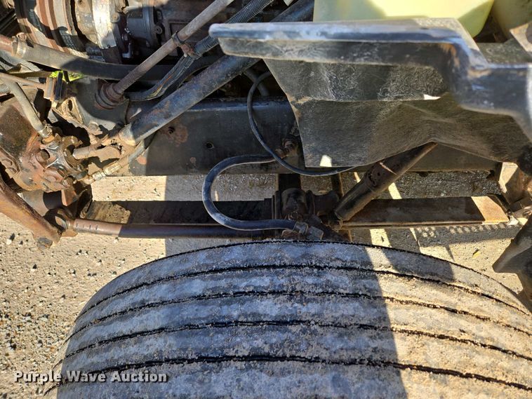 image for item DP6330 1994 International 8200 semi truck