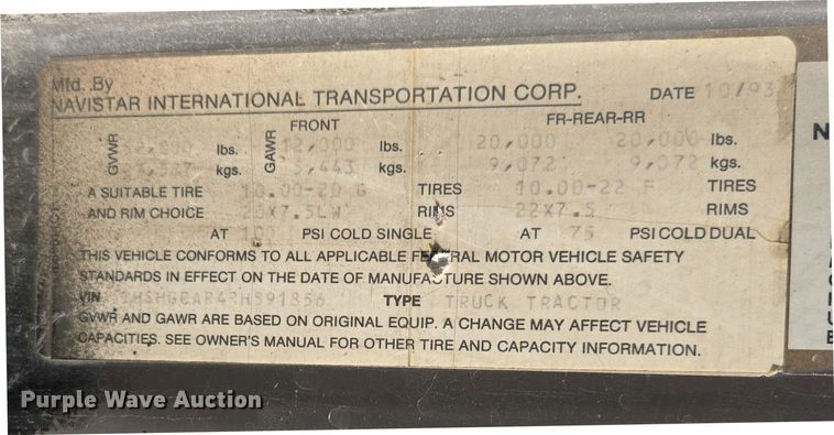 image for item DP6330 1994 International 8200 semi truck