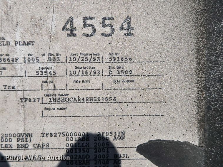 image for item DP6330 1994 International 8200 semi truck