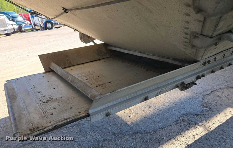 image for item DP6339 2004 Timpte Super Hopper grain trailer