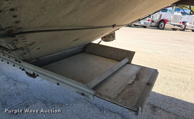 image for item DP6339 2004 Timpte Super Hopper grain trailer