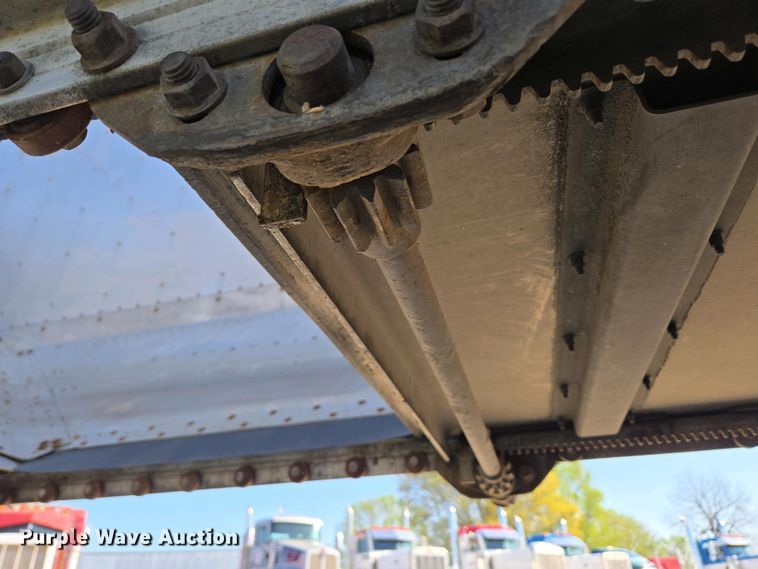 image for item DP6339 2004 Timpte Super Hopper grain trailer