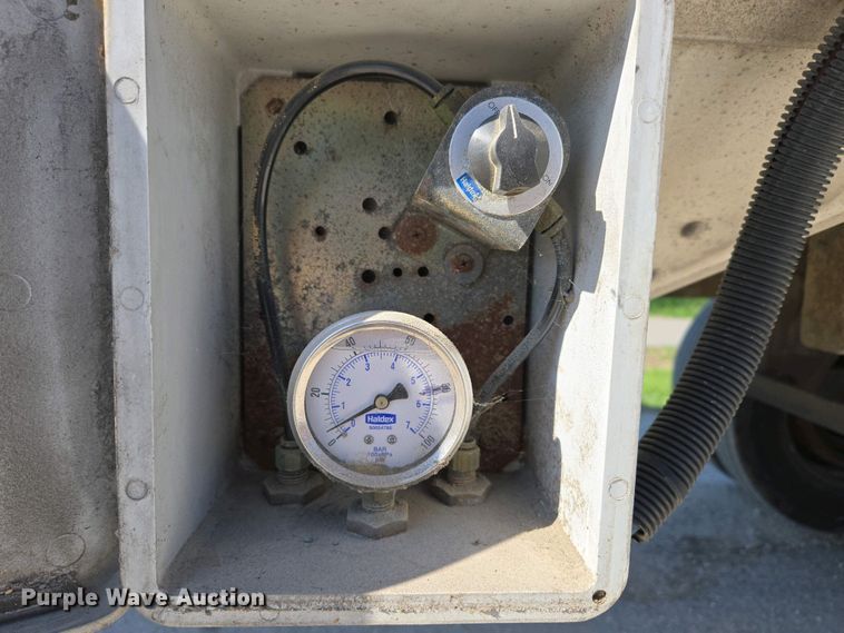 image for item DP6339 2004 Timpte Super Hopper grain trailer