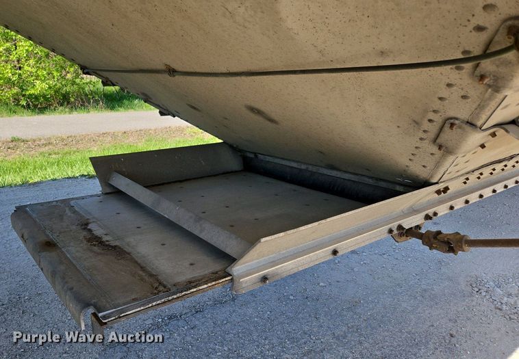 image for item DP6339 2004 Timpte Super Hopper grain trailer