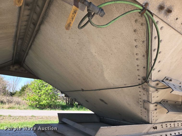 image for item DP6339 2004 Timpte Super Hopper grain trailer