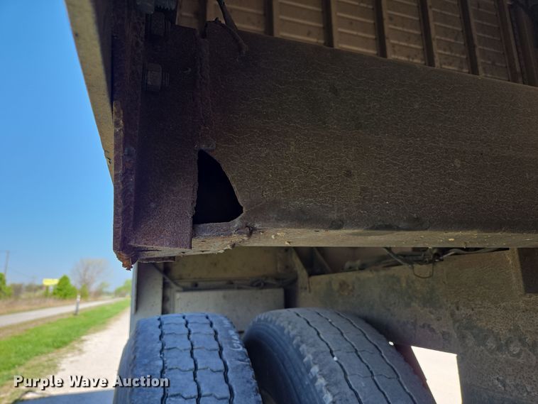 image for item DP6339 2004 Timpte Super Hopper grain trailer