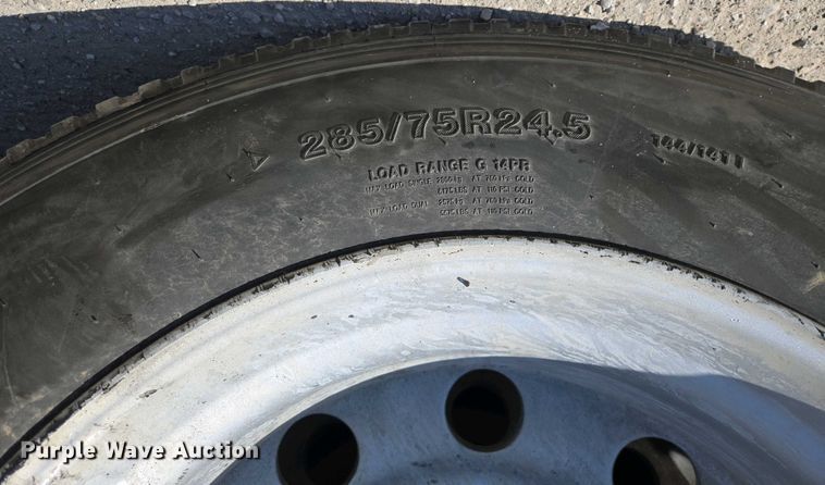 image for item DP6339 2004 Timpte Super Hopper grain trailer