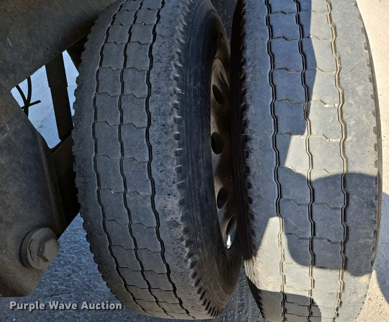 image for item DP6339 2004 Timpte Super Hopper grain trailer